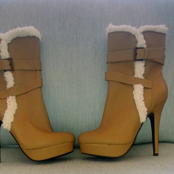 JustFab Boots with the Fur! Brand New, Never Worn! Size 8 - Picture 3 of 15